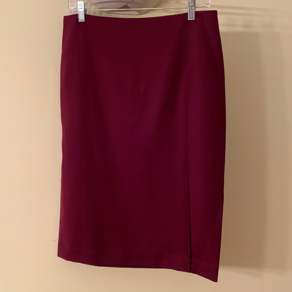 Talbots Petites 8P NWT fine wool skirt with front slit.